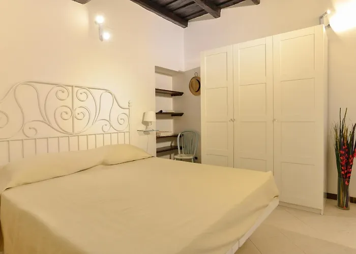 Urbana Colosseo Boutique *